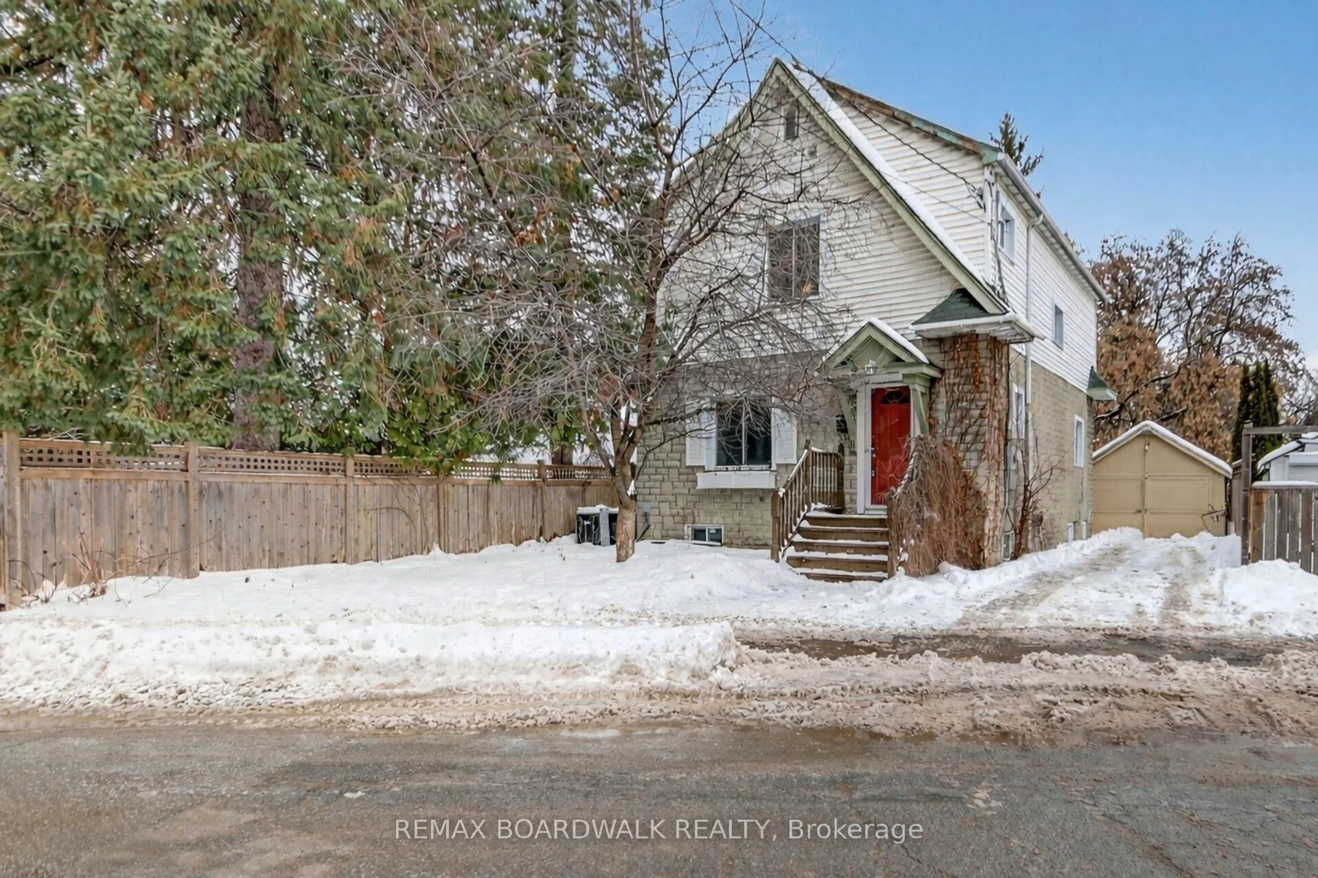 Photo 3 of 11 Cameron Avenue, Ottawa, Old Ottawa South — HOMEH