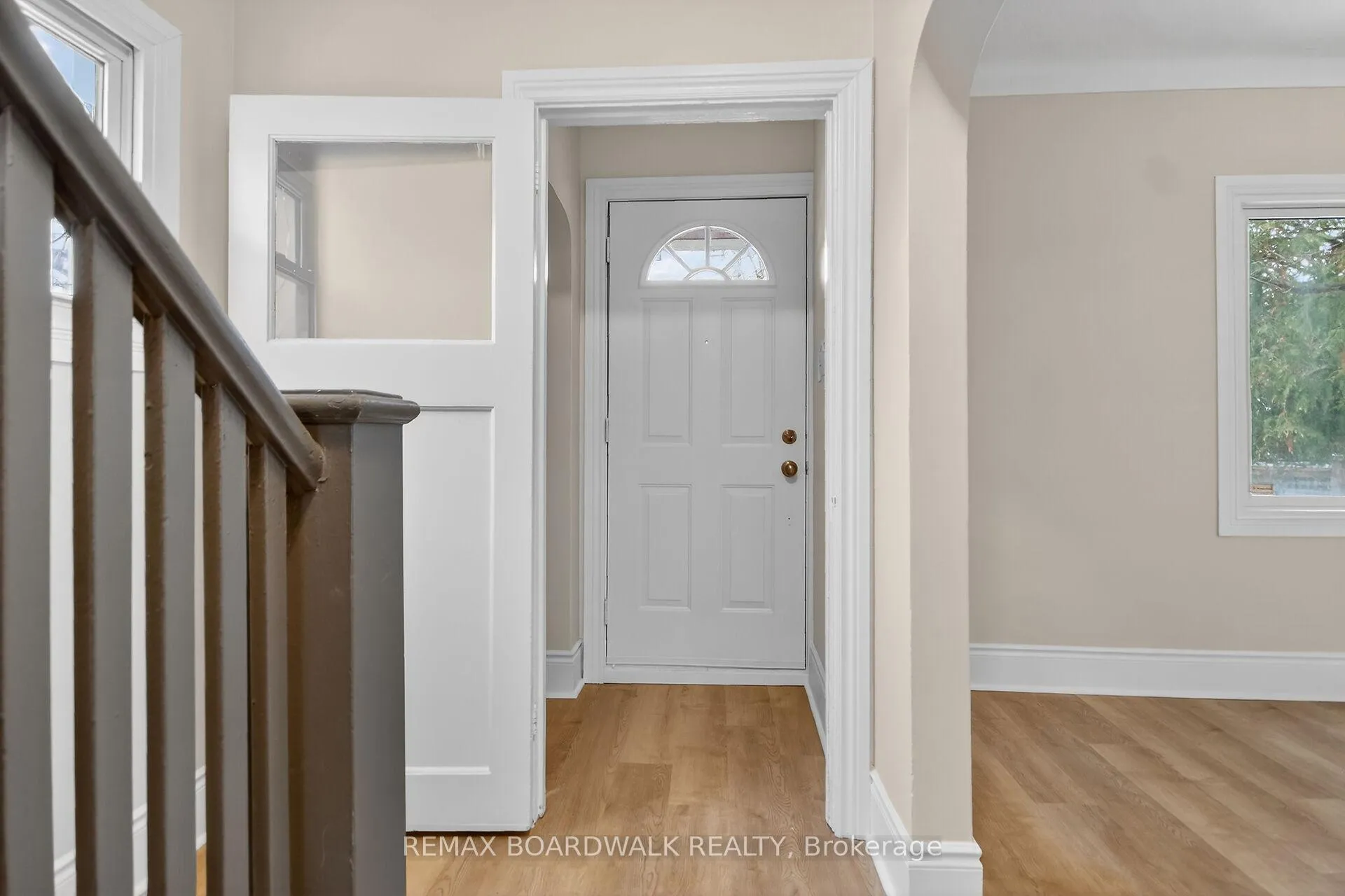 Photo 4 of 11 Cameron Avenue, Ottawa, Old Ottawa South — HOMEH