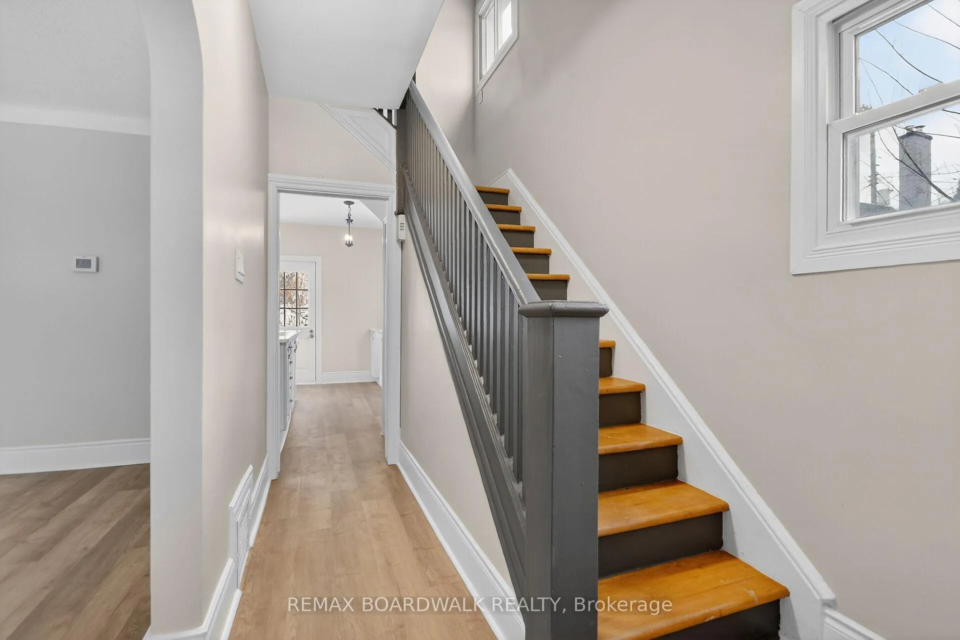 Photo 5 of 11 Cameron Avenue, Ottawa, Old Ottawa South — HOMEH