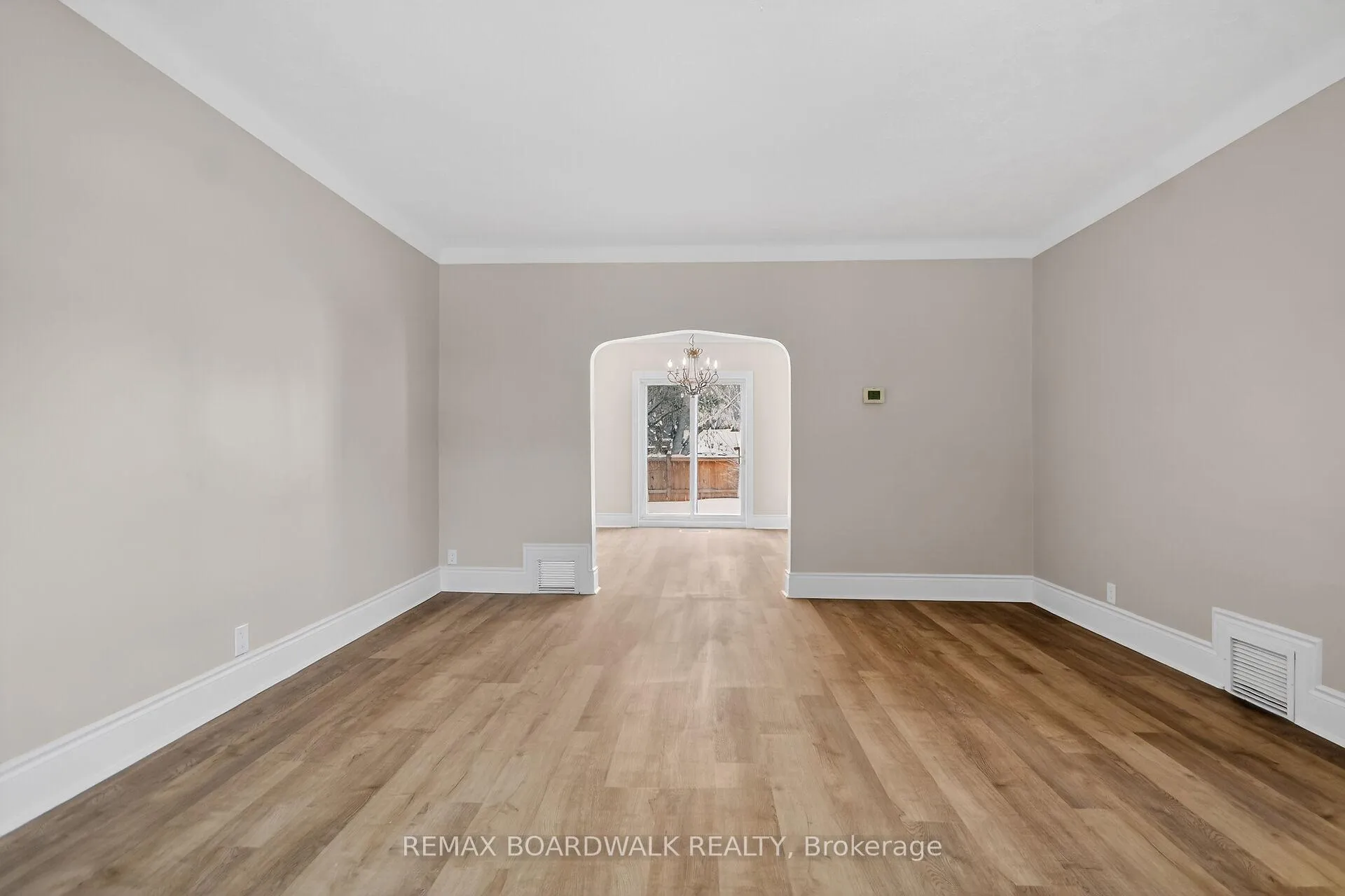 Photo 8 of 11 Cameron Avenue, Ottawa, Old Ottawa South — HOMEH
