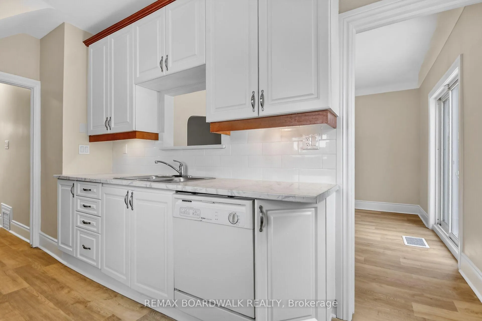 Photo 14 of 11 Cameron Avenue, Ottawa, Old Ottawa South — HOMEH