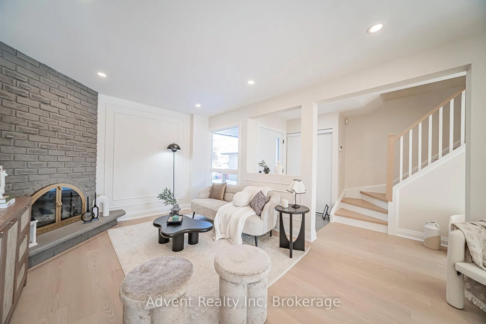 Photo 5 of 53 Cheeseman Drive, Markham, Milliken Mills West — HOMEH