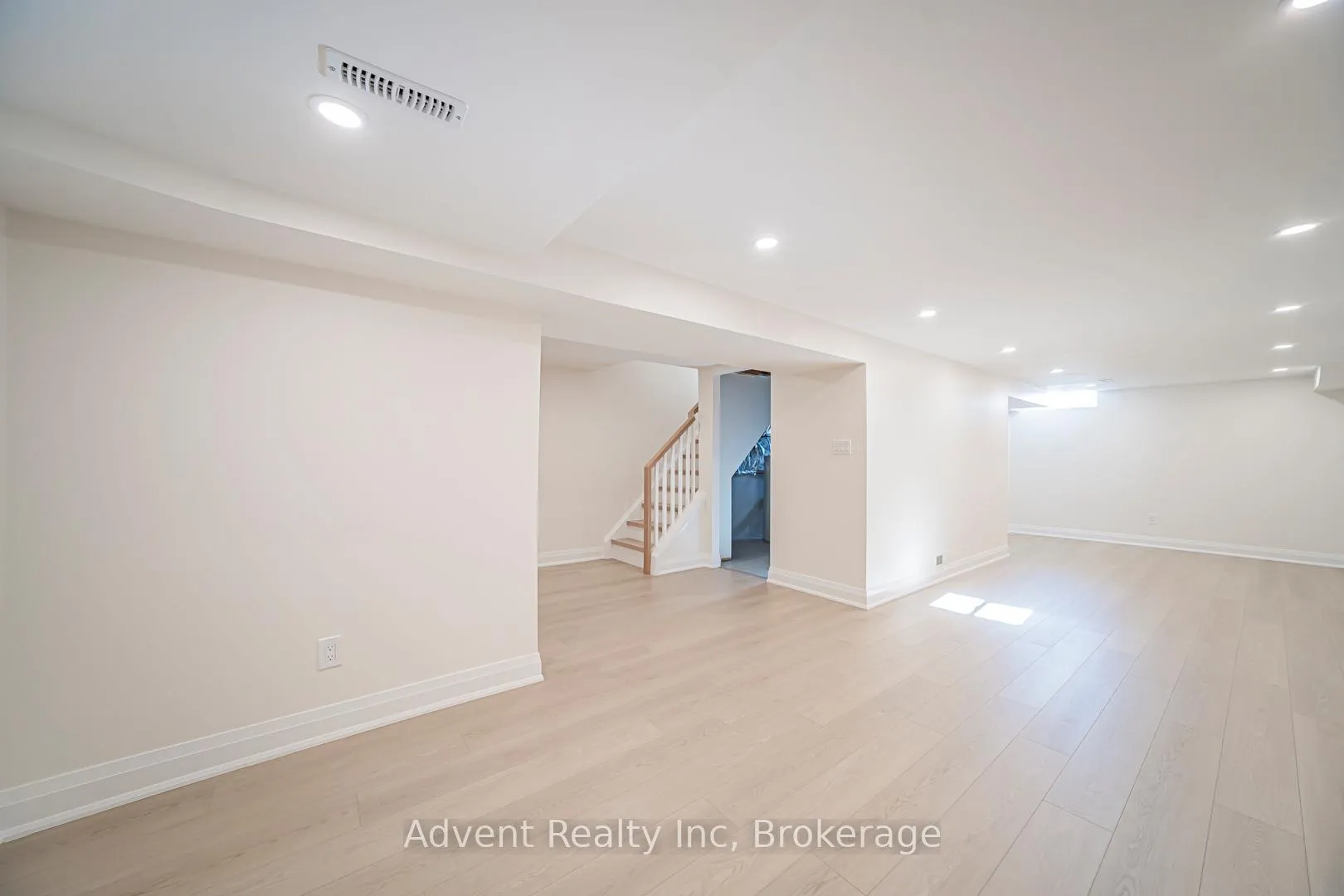 Photo 29 of 53 Cheeseman Drive, Markham, Milliken Mills West — HOMEH