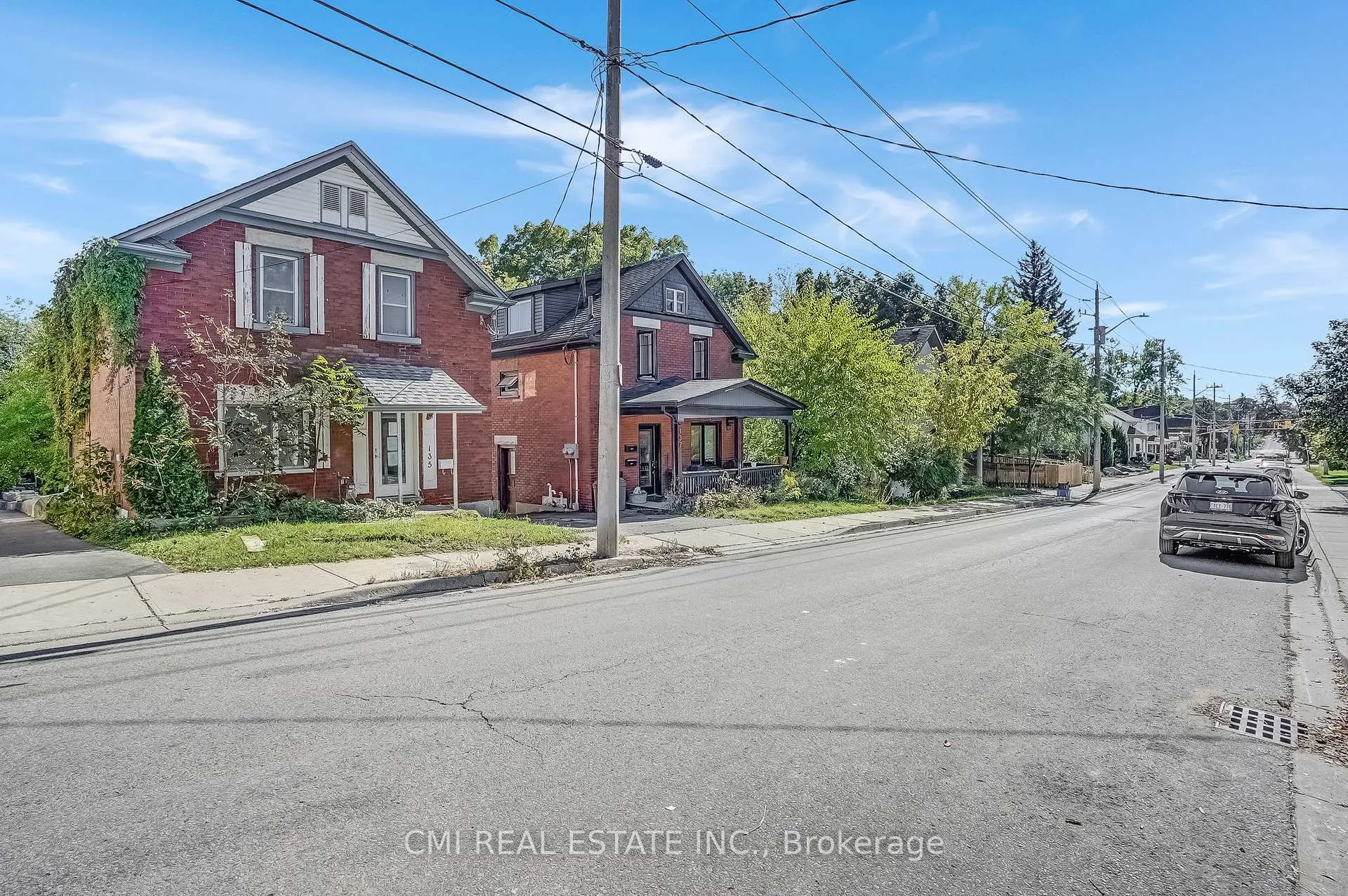Photo 2 of 135 Madison Avenue S, Kitchener — HOMEH