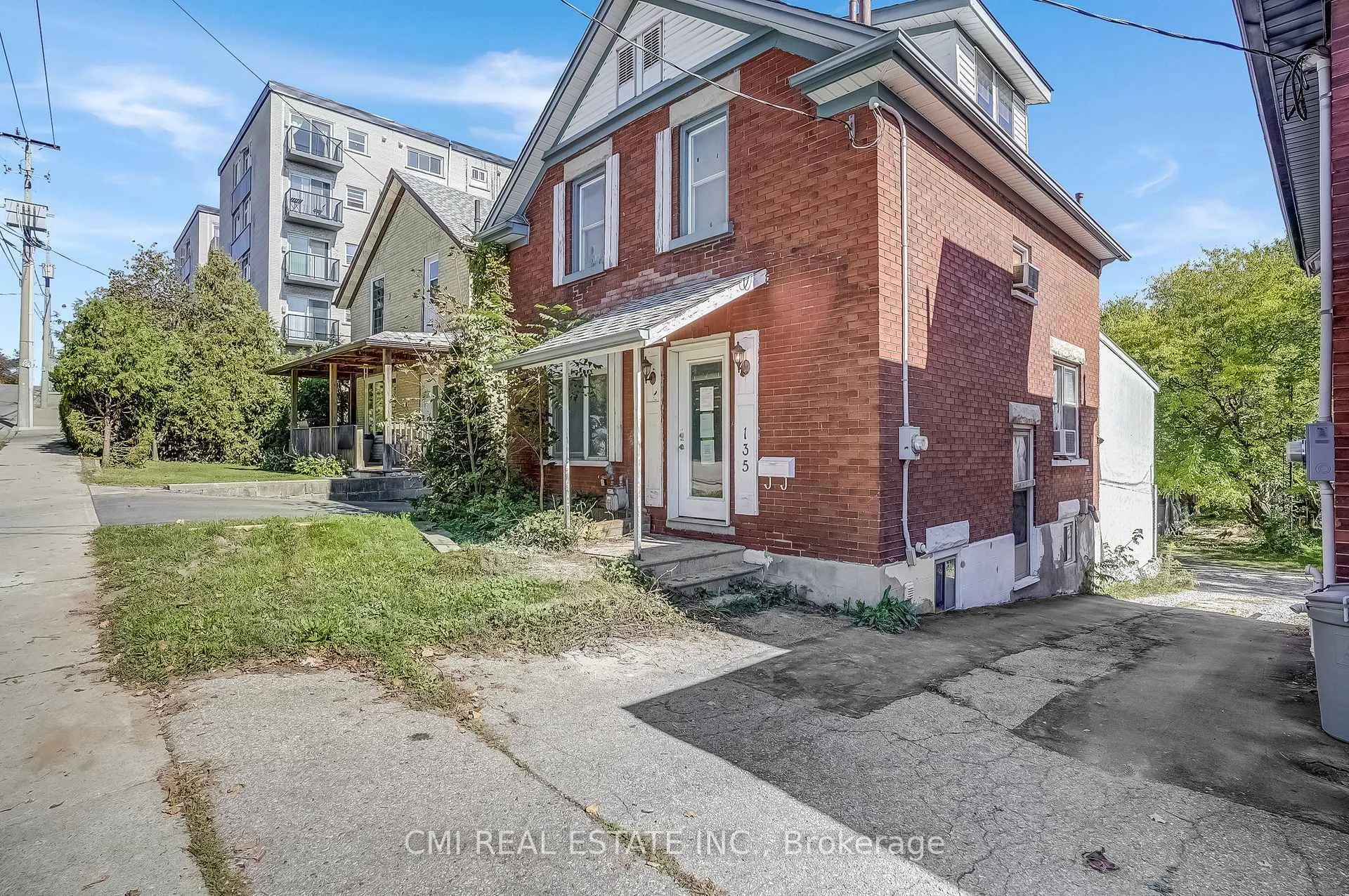 Photo 3 of 135 Madison Avenue S, Kitchener — HOMEH