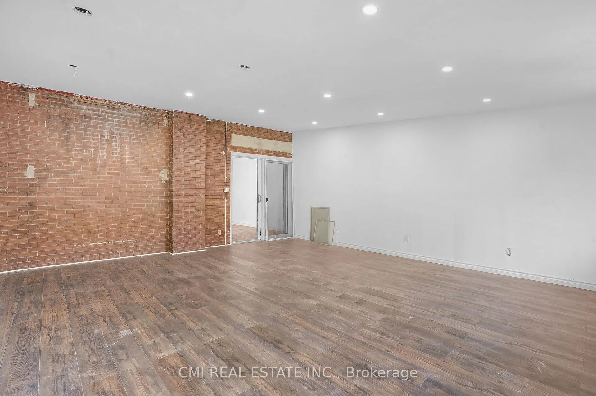 Photo 6 of 135 Madison Avenue S, Kitchener — HOMEH