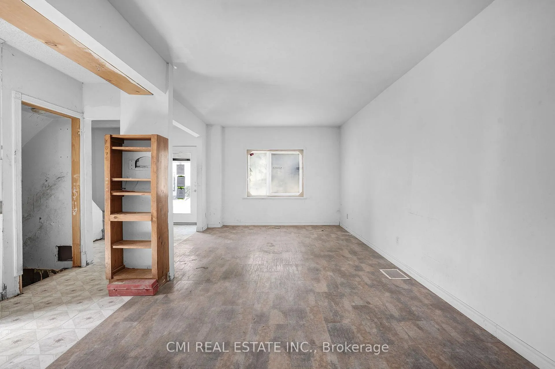 Photo 11 of 135 Madison Avenue S, Kitchener — HOMEH