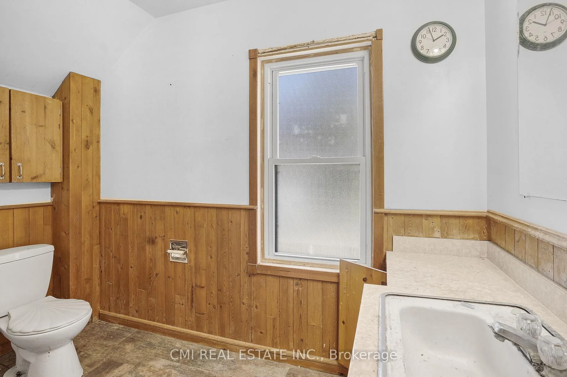 Photo 17 of 135 Madison Avenue S, Kitchener — HOMEH