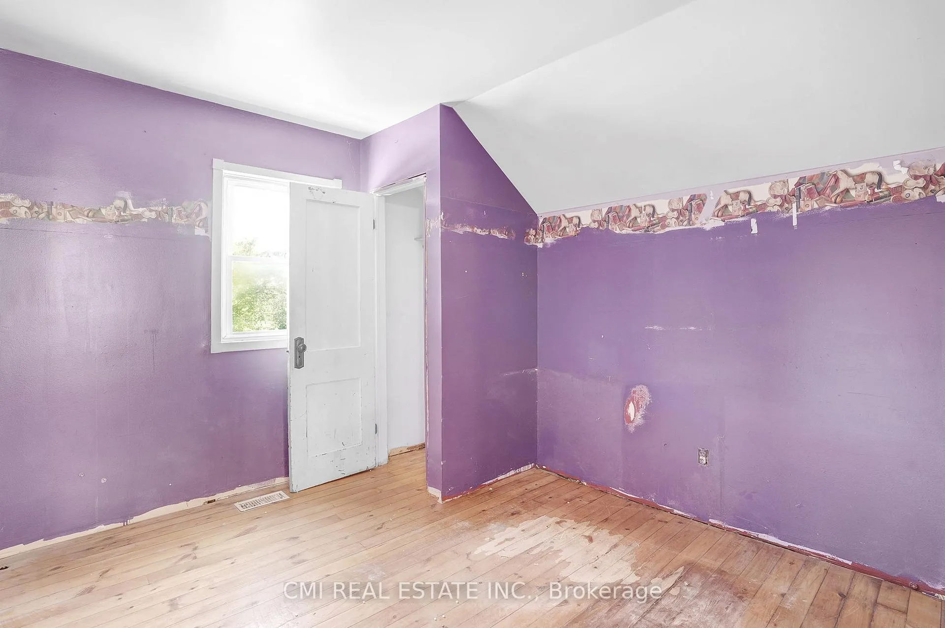 Photo 26 of 135 Madison Avenue S, Kitchener — HOMEH