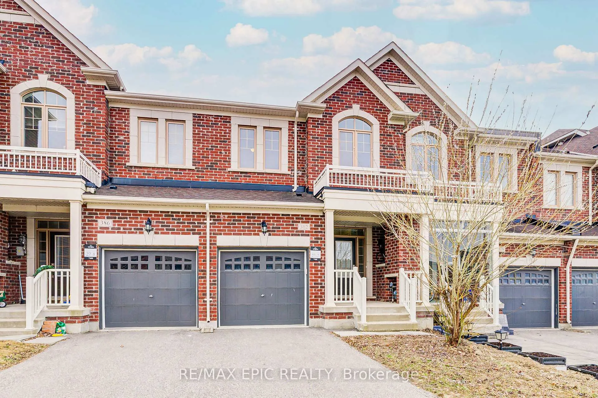 Photo 1 of 382 William Graham Drive, Aurora, Rural Aurora — HOMEH