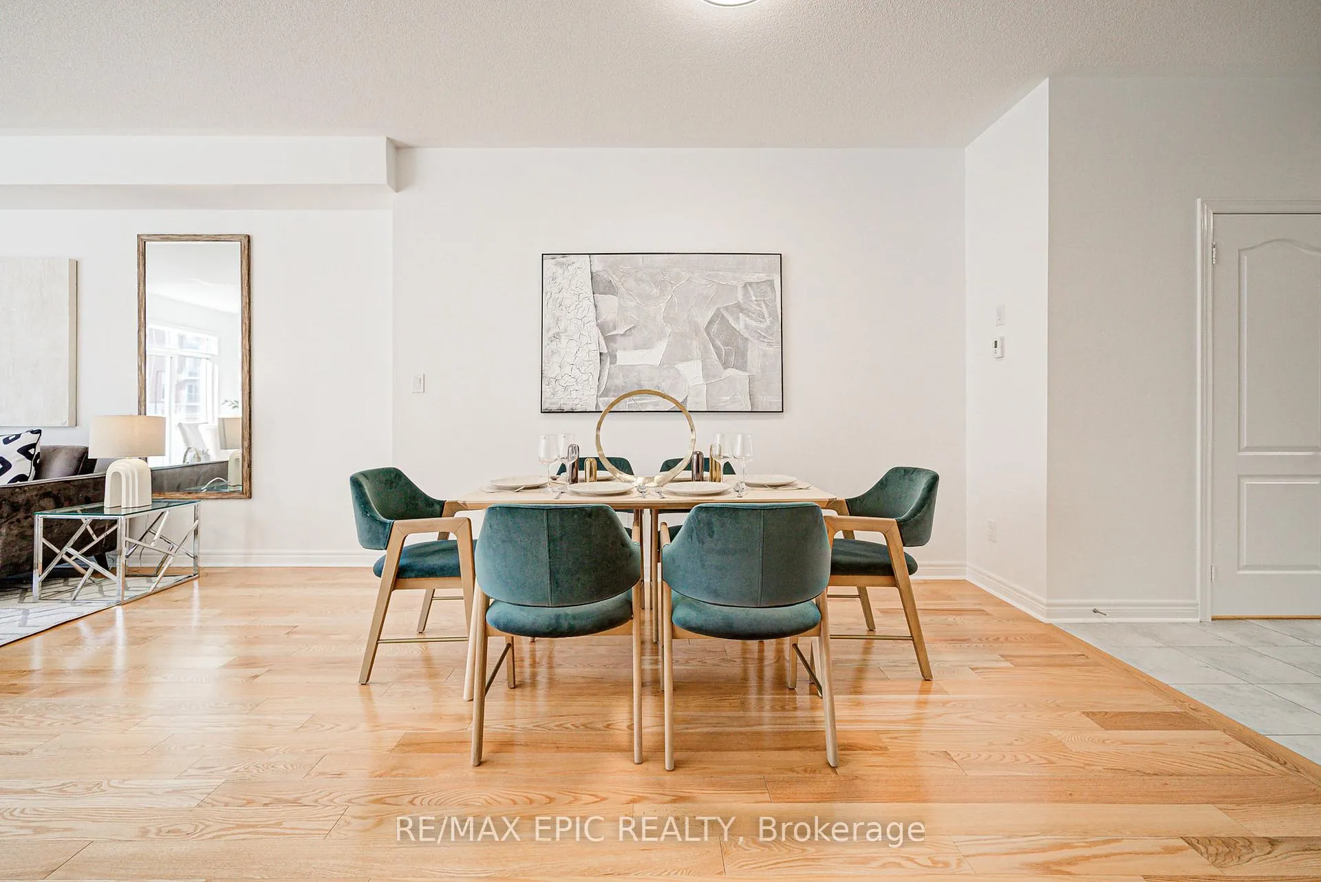 Photo 6 of 382 William Graham Drive, Aurora, Rural Aurora — HOMEH