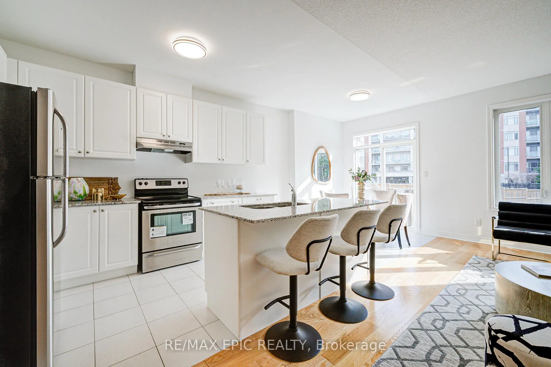 Photo 17 of 382 William Graham Drive, Aurora, Rural Aurora — HOMEH