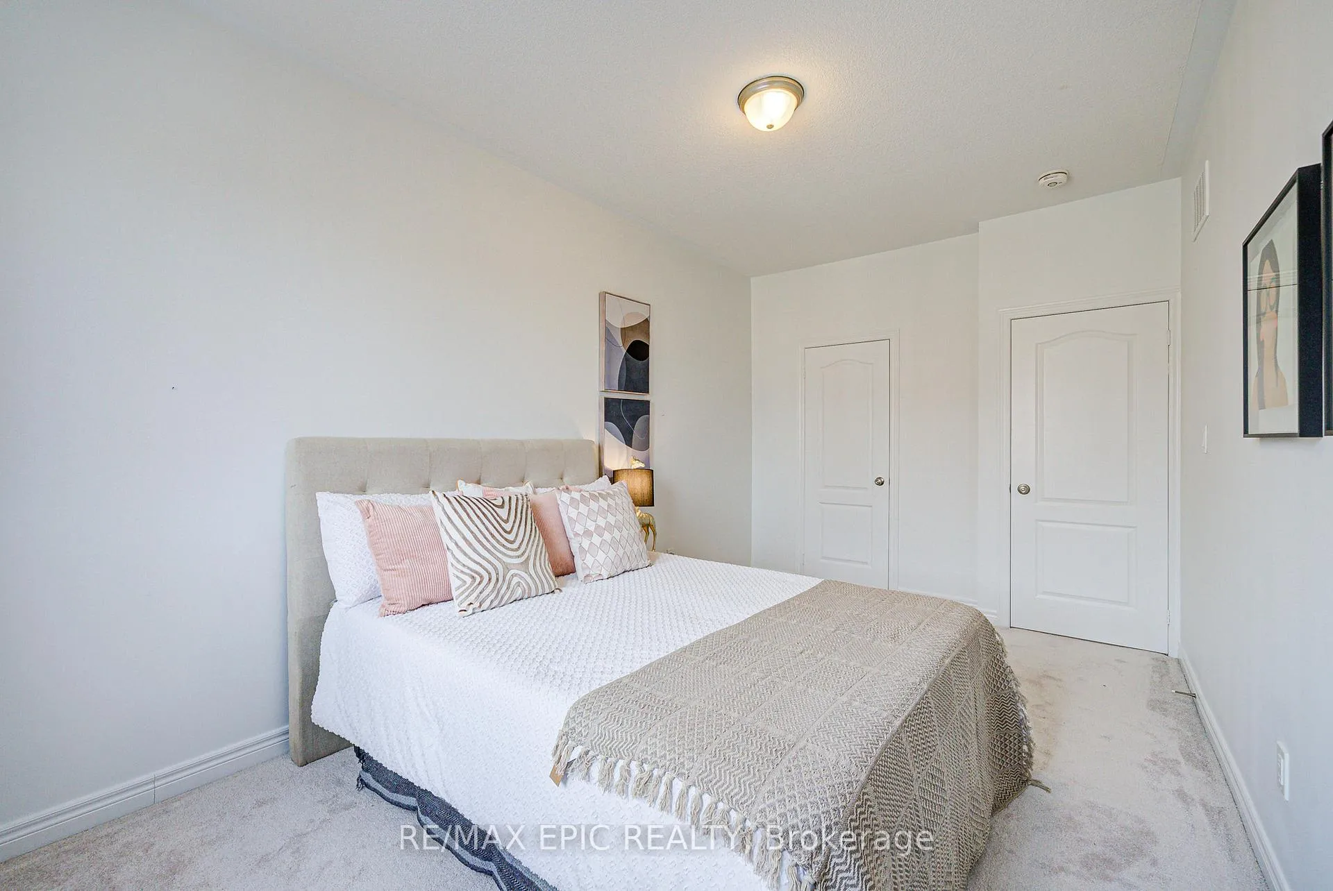 Photo 22 of 382 William Graham Drive, Aurora, Rural Aurora — HOMEH