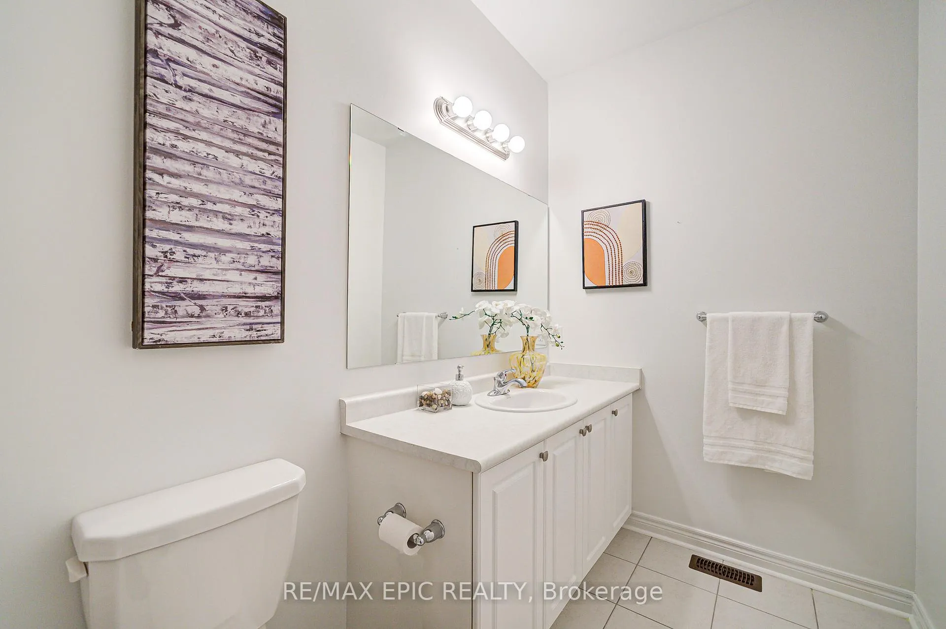 Photo 25 of 382 William Graham Drive, Aurora, Rural Aurora — HOMEH