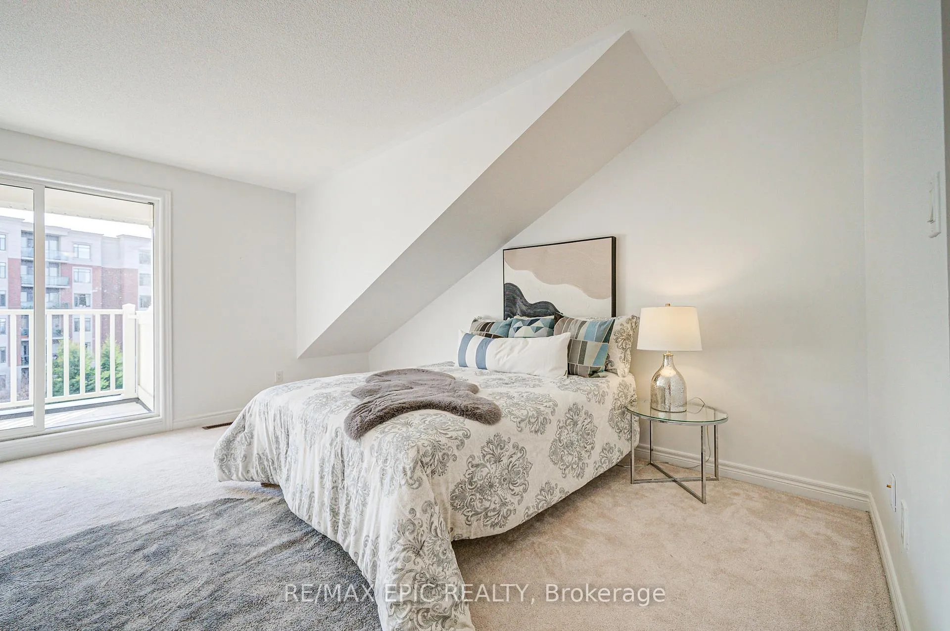 Photo 36 of 382 William Graham Drive, Aurora, Rural Aurora — HOMEH