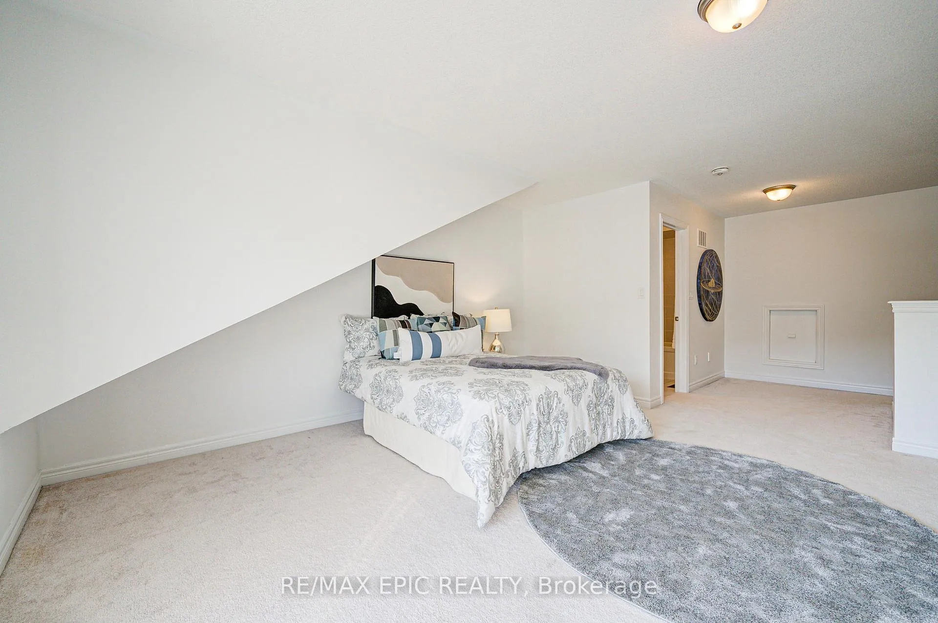Photo 37 of 382 William Graham Drive, Aurora, Rural Aurora — HOMEH