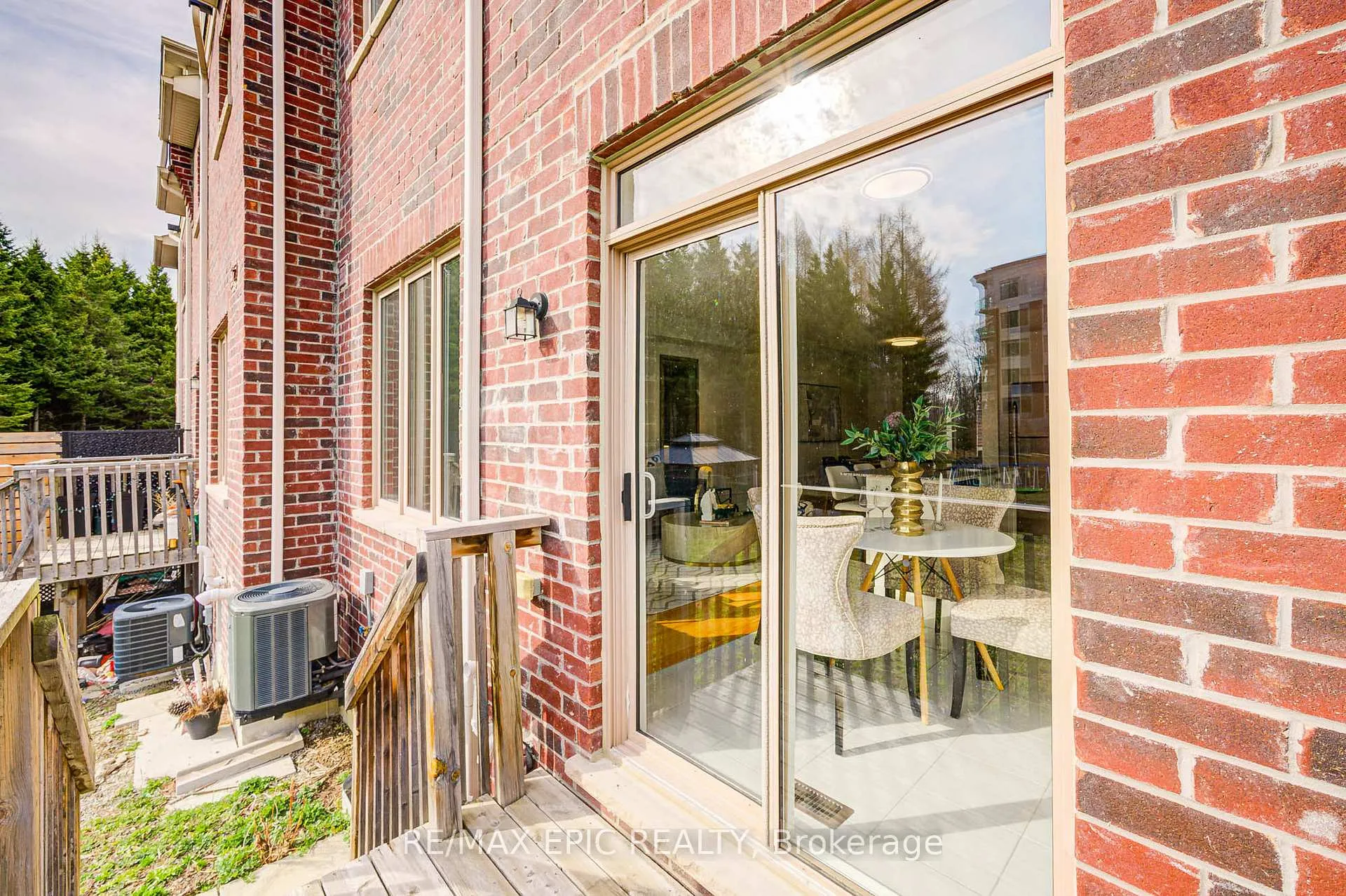 Photo 43 of 382 William Graham Drive, Aurora, Rural Aurora — HOMEH