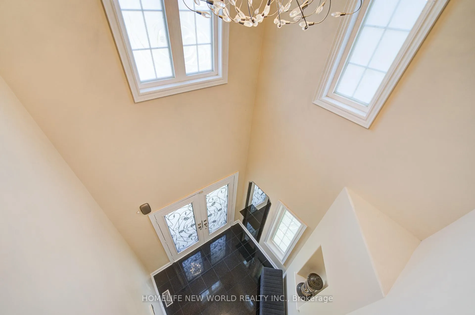 Photo 10 of 131 Ner Israel Drive, Vaughan, Patterson — HOMEH