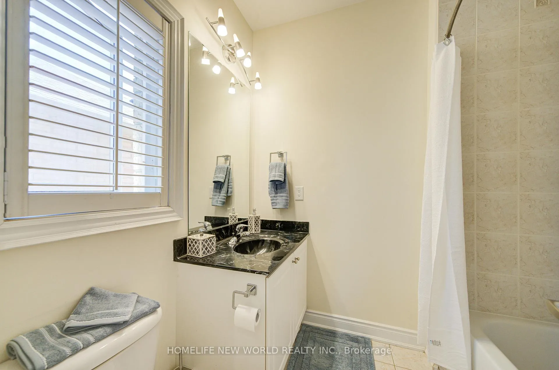 Photo 13 of 131 Ner Israel Drive, Vaughan, Patterson — HOMEH