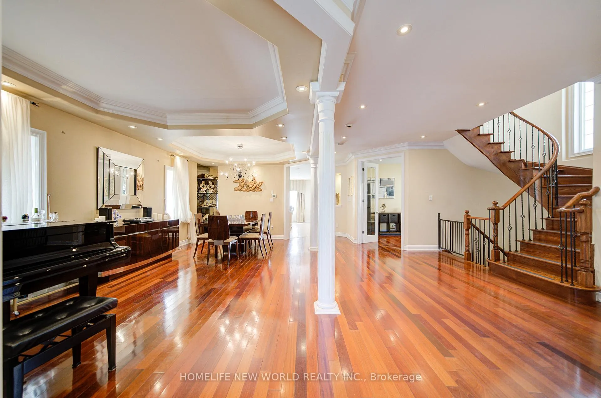 Photo 15 of 131 Ner Israel Drive, Vaughan, Patterson — HOMEH