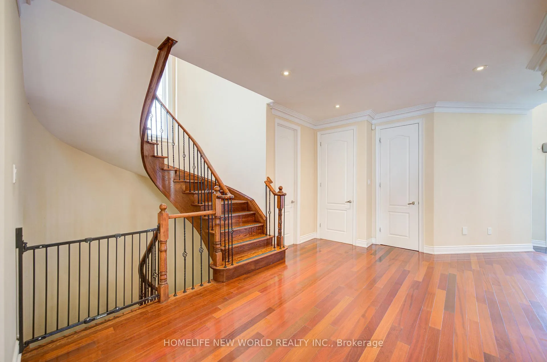 Photo 17 of 131 Ner Israel Drive, Vaughan, Patterson — HOMEH