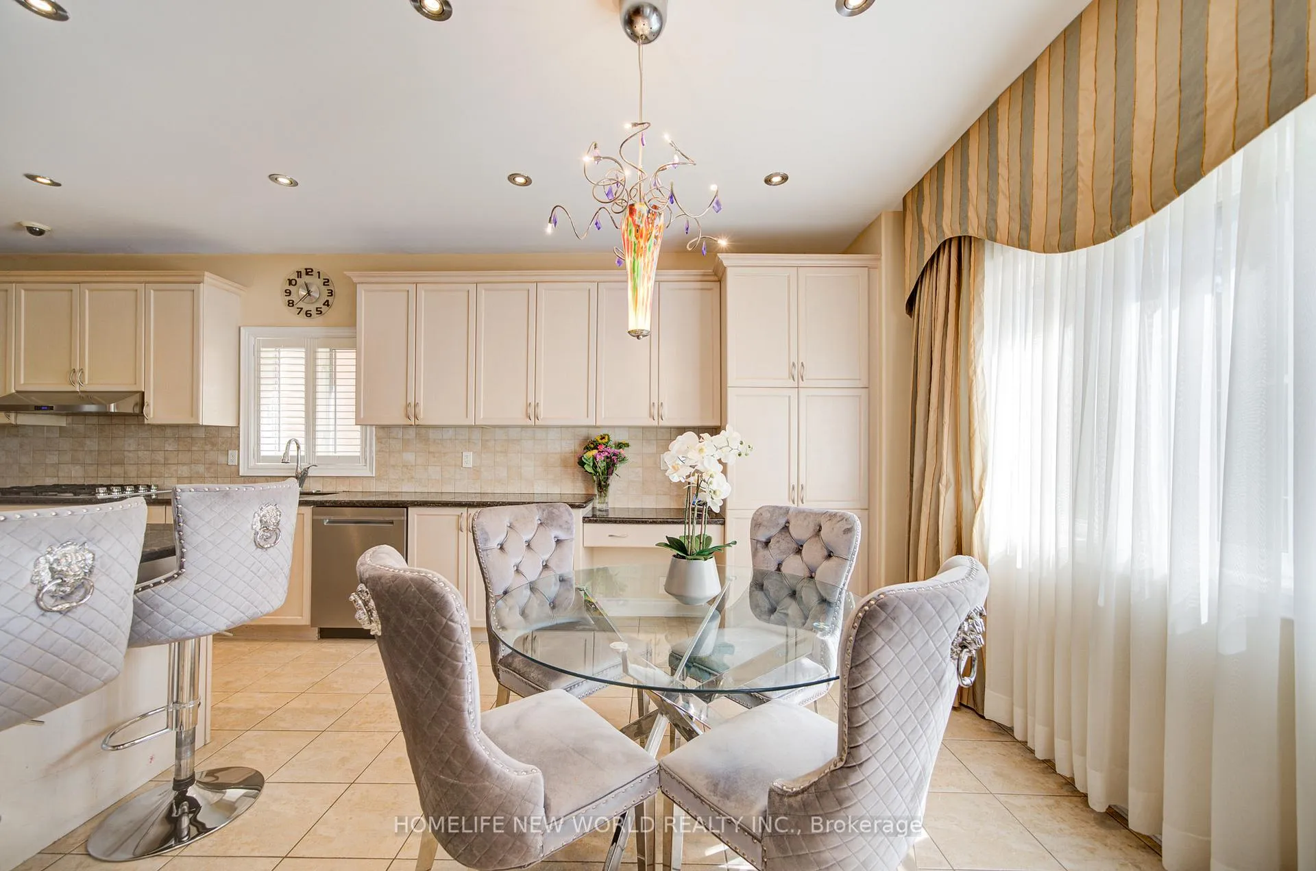 Photo 26 of 131 Ner Israel Drive, Vaughan, Patterson — HOMEH
