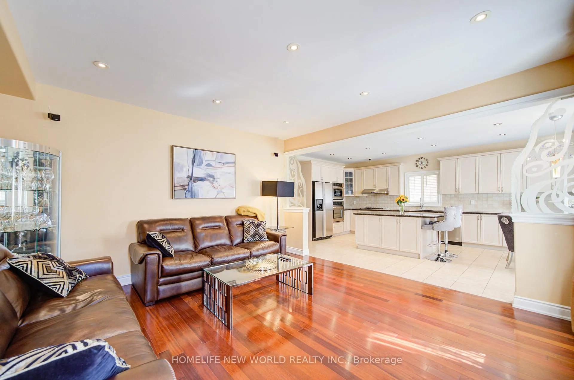 Photo 29 of 131 Ner Israel Drive, Vaughan, Patterson — HOMEH