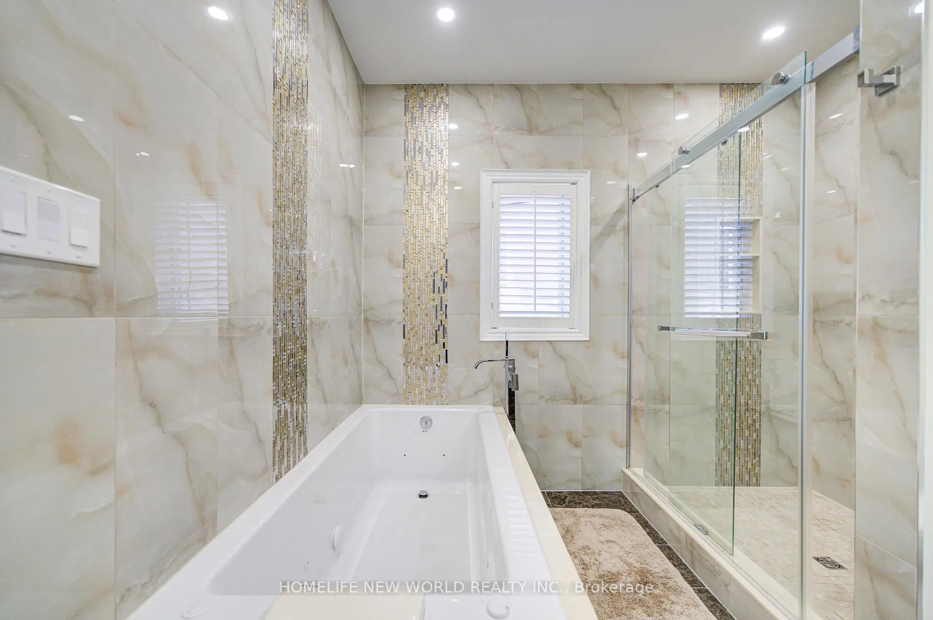 Photo 37 of 131 Ner Israel Drive, Vaughan, Patterson — HOMEH