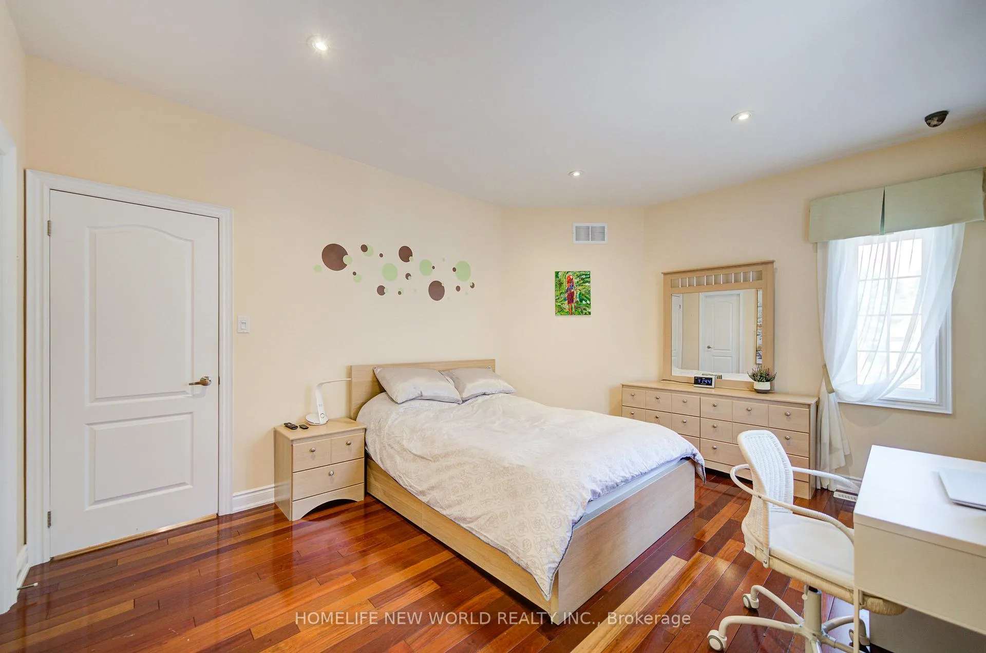 Photo 38 of 131 Ner Israel Drive, Vaughan, Patterson — HOMEH