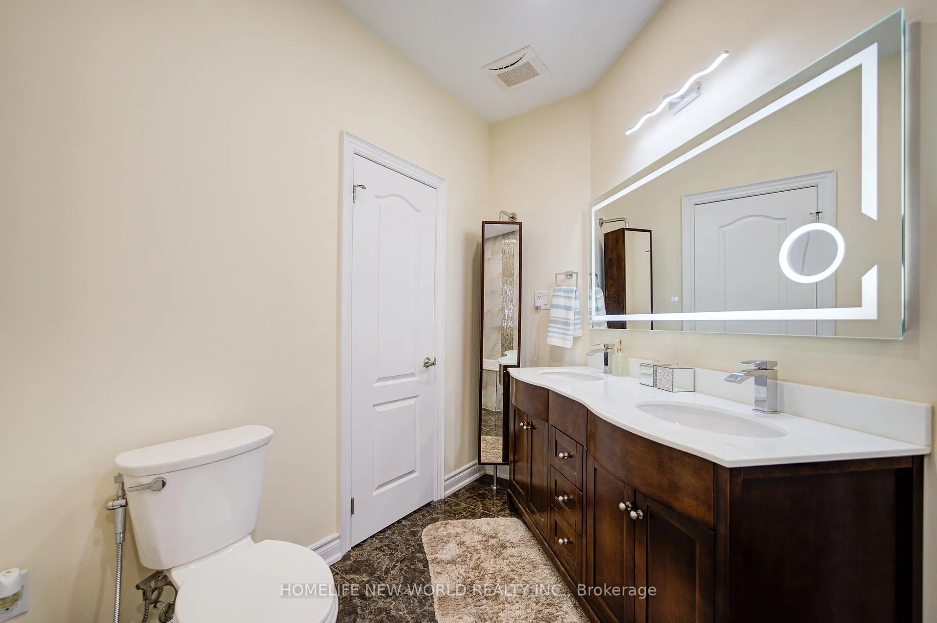Photo 39 of 131 Ner Israel Drive, Vaughan, Patterson — HOMEH