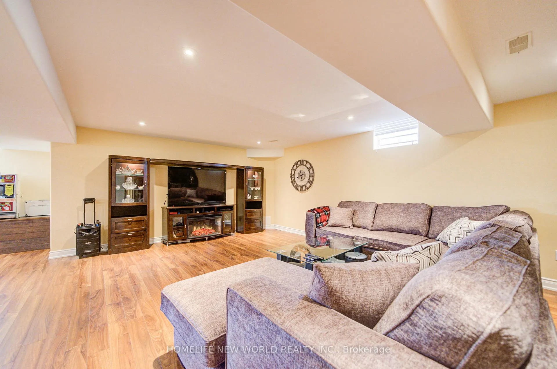 Photo 45 of 131 Ner Israel Drive, Vaughan, Patterson — HOMEH