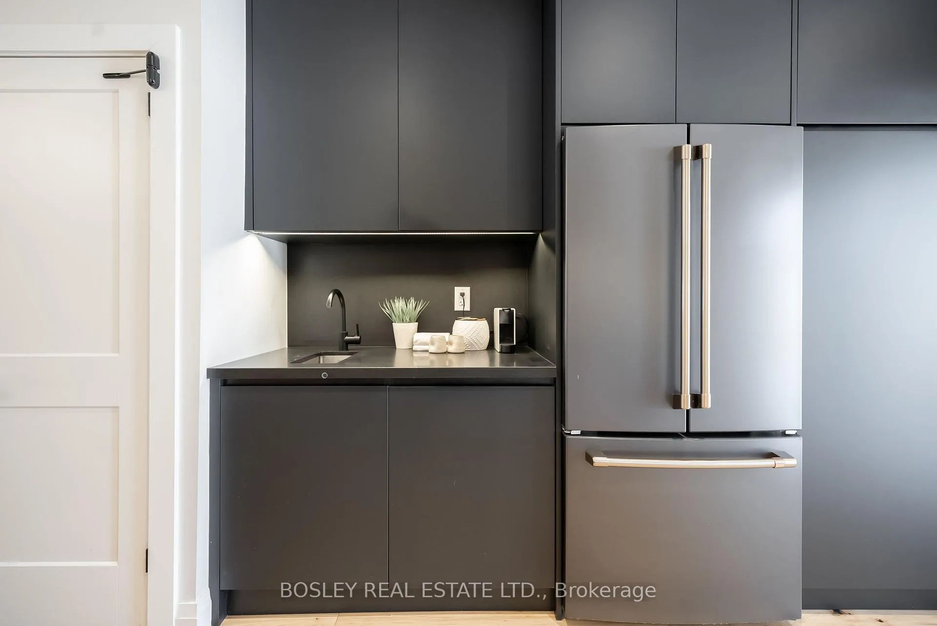 Photo 15 of 102 Woodfield Road, Toronto, Greenwood-Coxwell — HOMEH