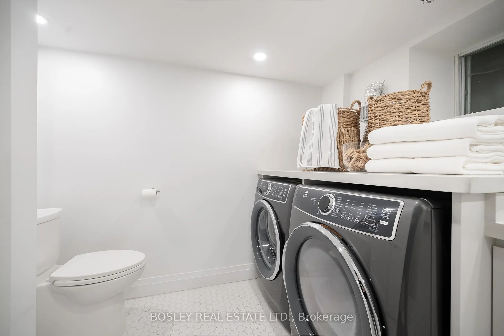 Photo 35 of 102 Woodfield Road, Toronto, Greenwood-Coxwell — HOMEH