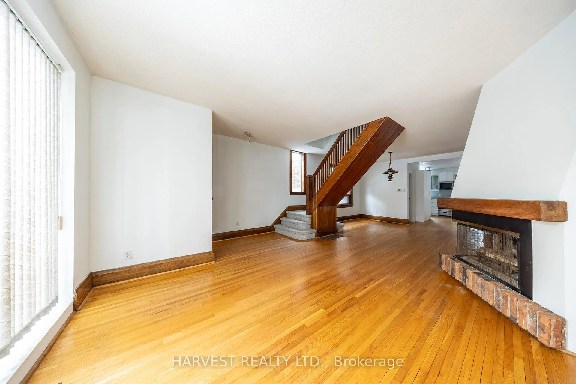 Photo 6 of 14 Tilson Road, Toronto, Mount Pleasant East — HOMEH