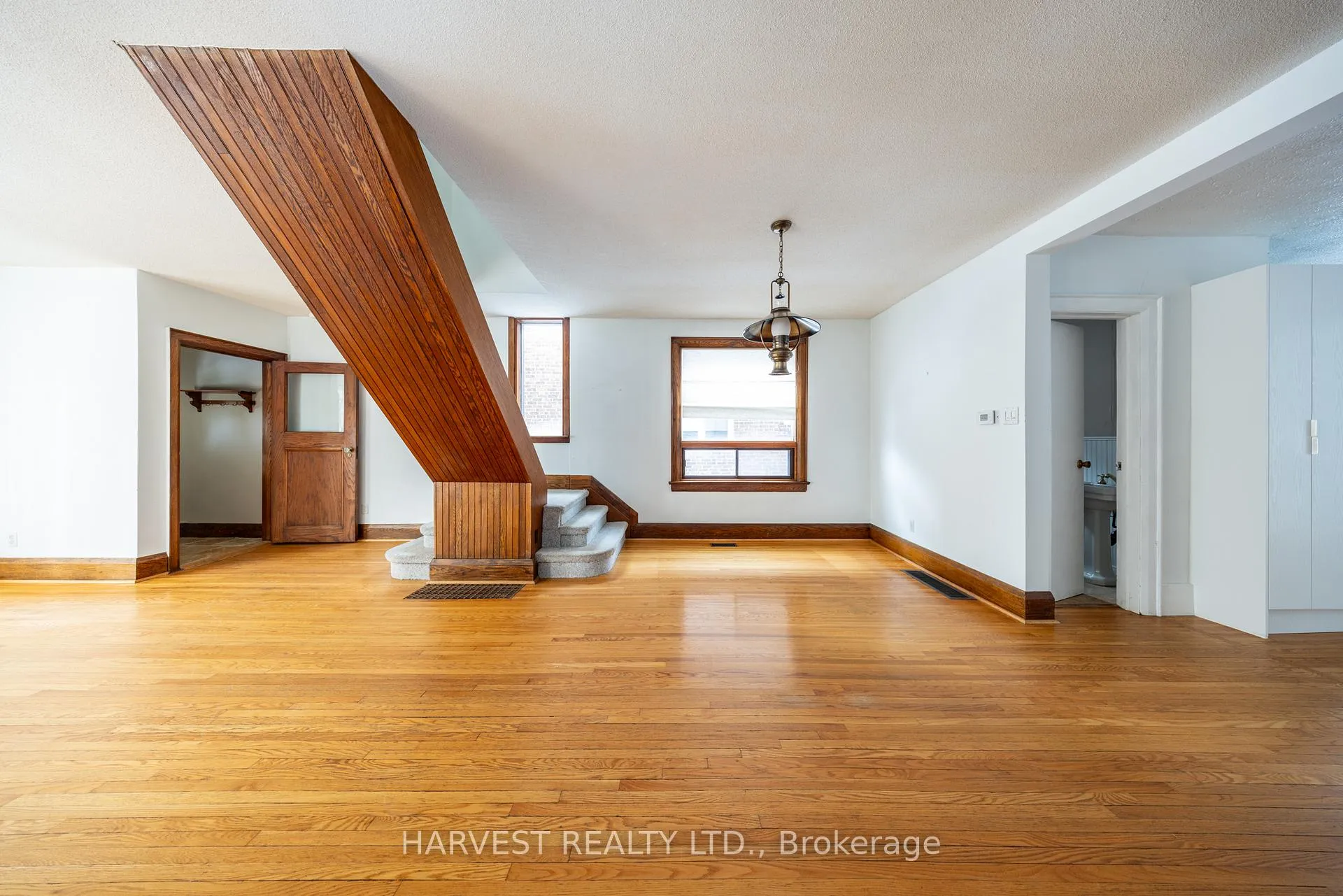 Photo 10 of 14 Tilson Road, Toronto, Mount Pleasant East — HOMEH