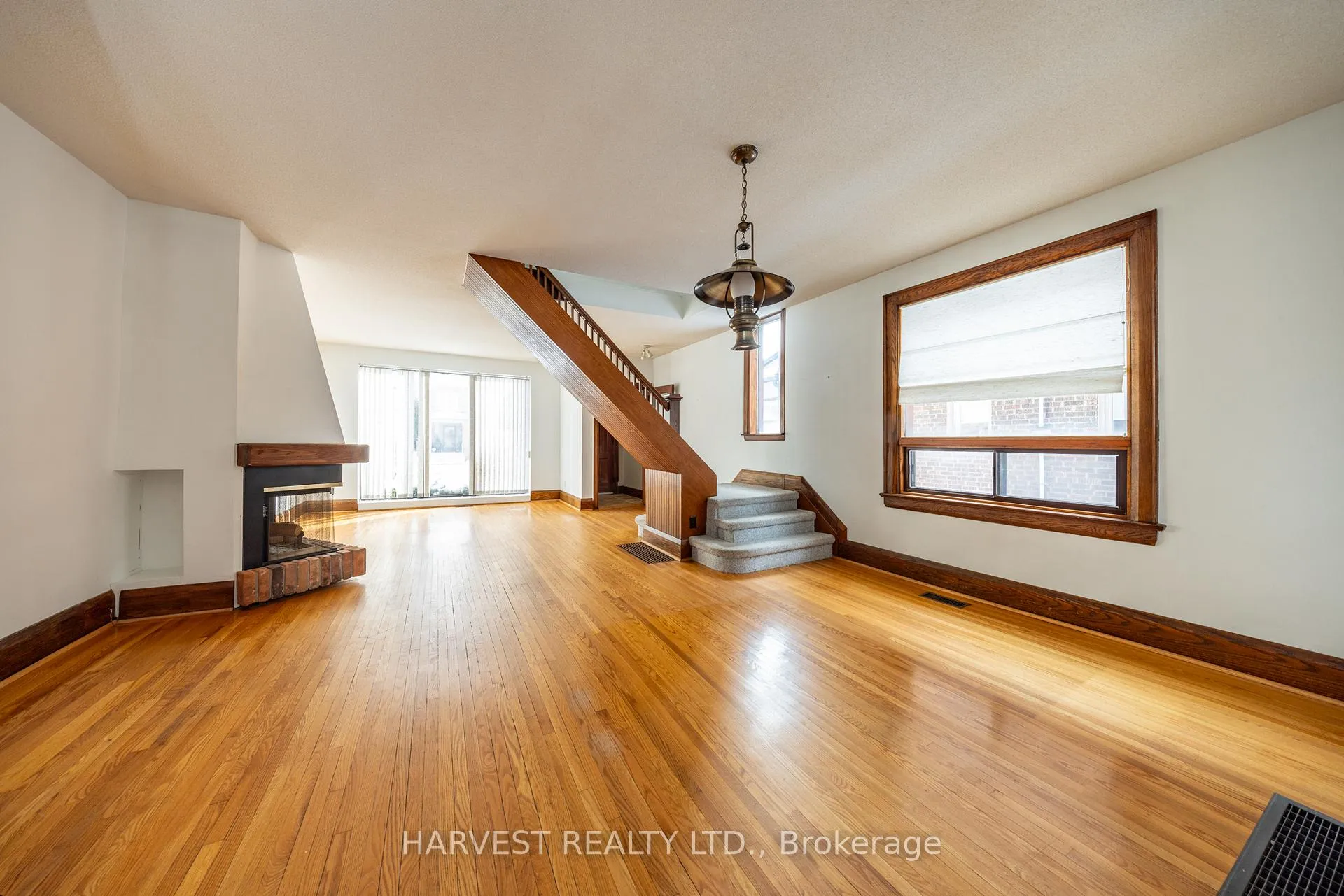 Photo 12 of 14 Tilson Road, Toronto, Mount Pleasant East — HOMEH