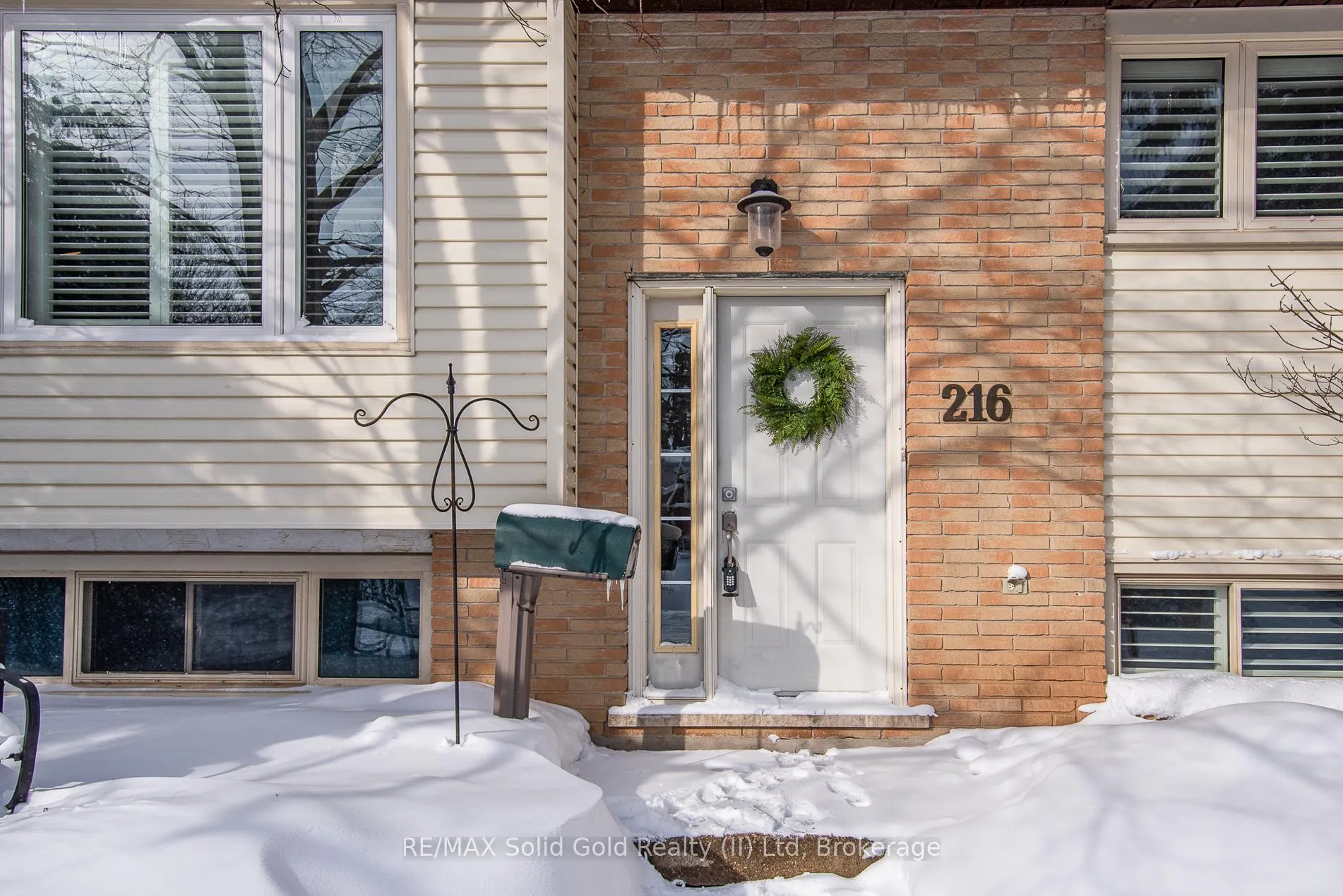 Photo 3 of 216 Northlake Drive, Waterloo — HOMEH