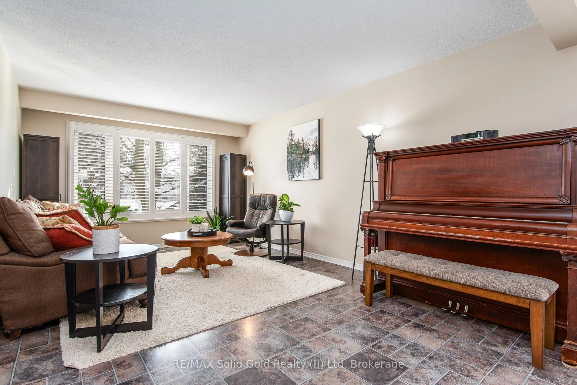 Photo 5 of 216 Northlake Drive, Waterloo — HOMEH