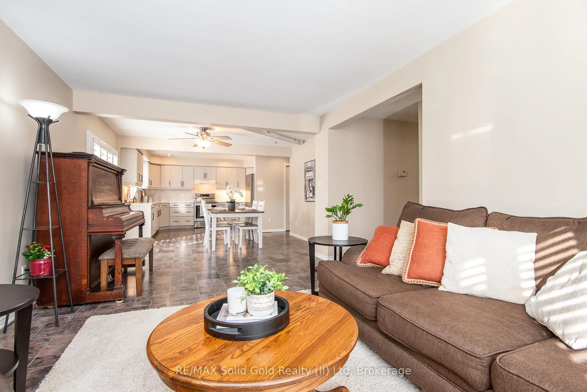 Photo 7 of 216 Northlake Drive, Waterloo — HOMEH