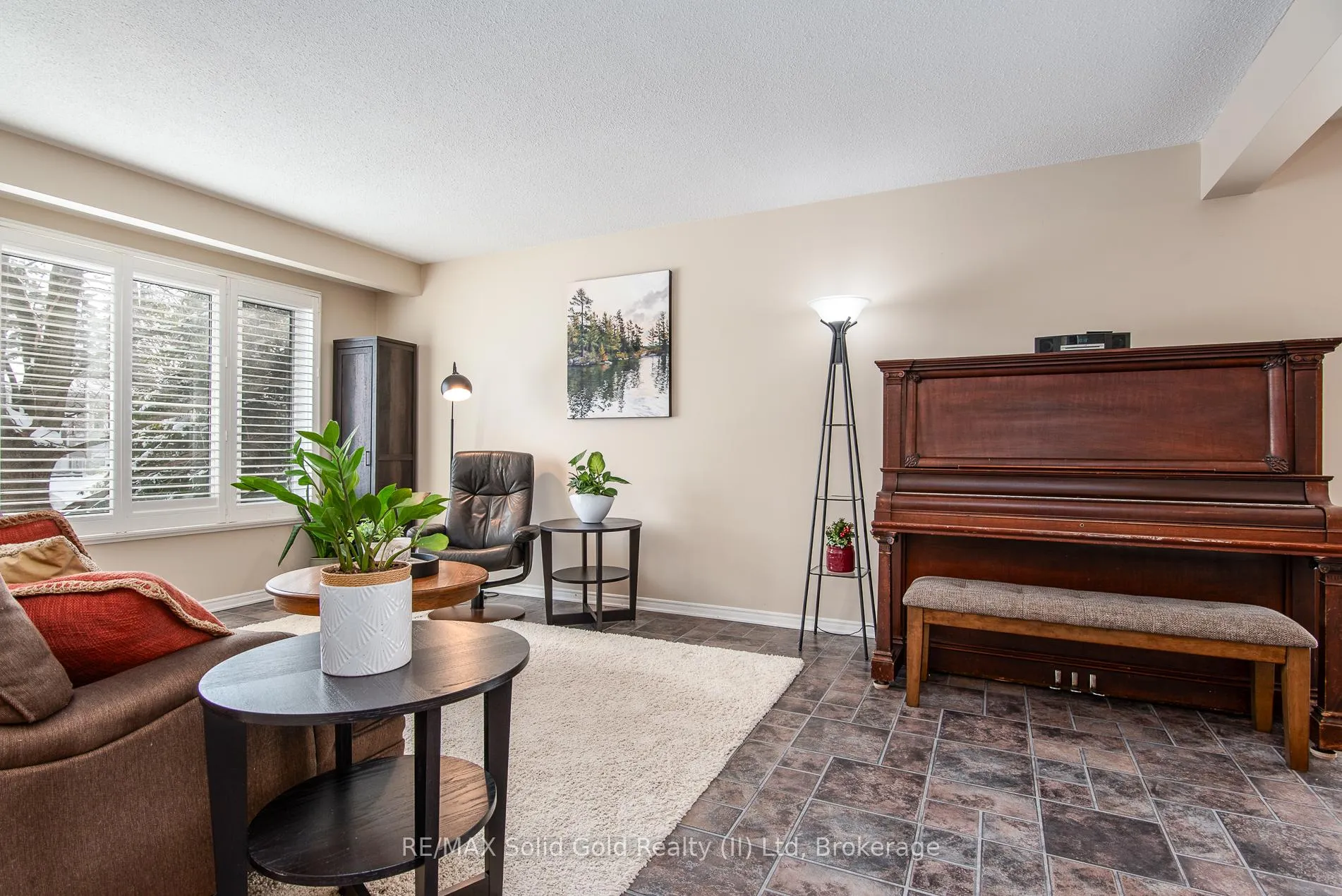 Photo 8 of 216 Northlake Drive, Waterloo — HOMEH