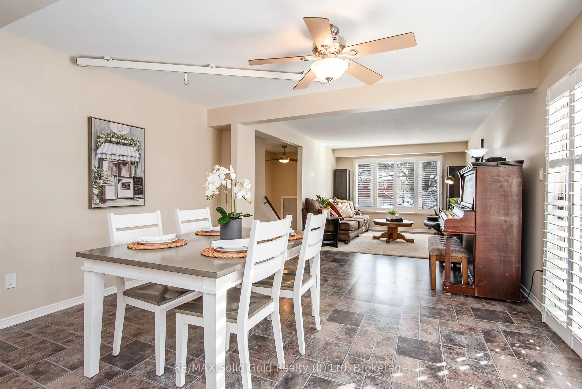 Photo 12 of 216 Northlake Drive, Waterloo — HOMEH