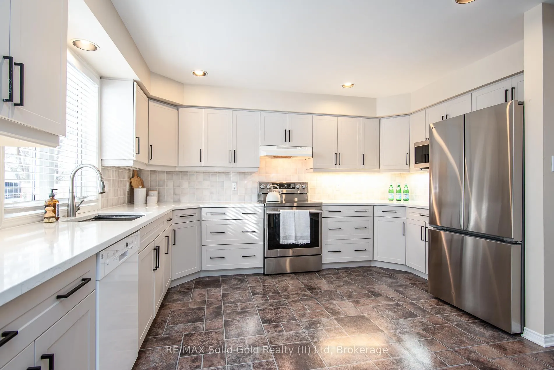 Photo 13 of 216 Northlake Drive, Waterloo — HOMEH