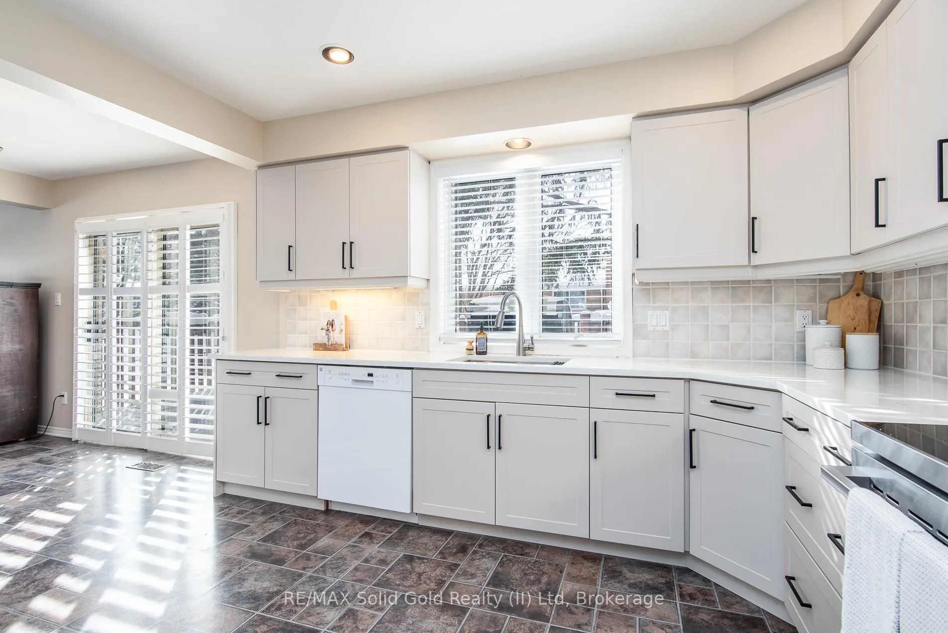 Photo 16 of 216 Northlake Drive, Waterloo — HOMEH