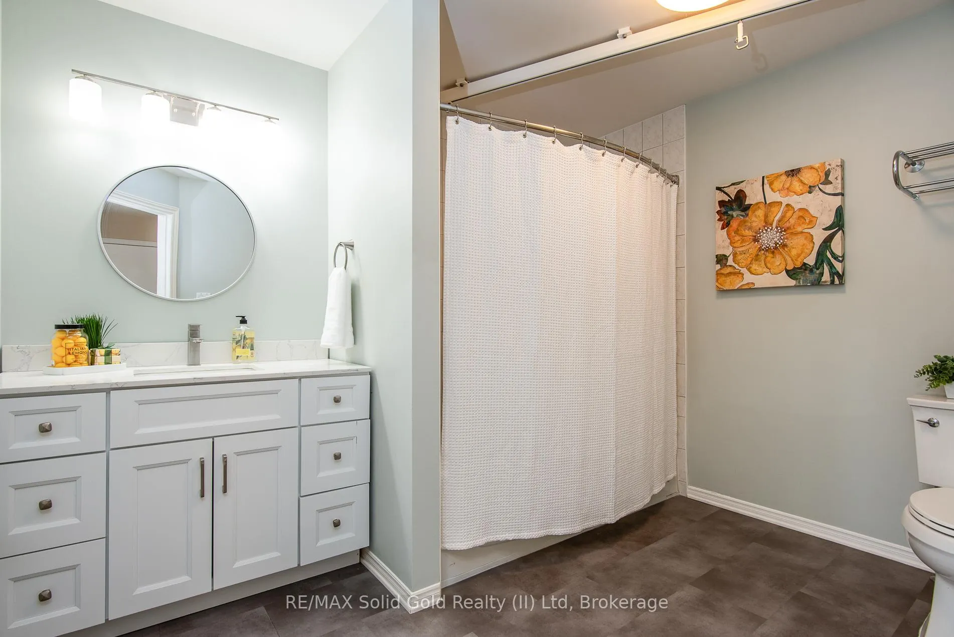 Photo 26 of 216 Northlake Drive, Waterloo — HOMEH
