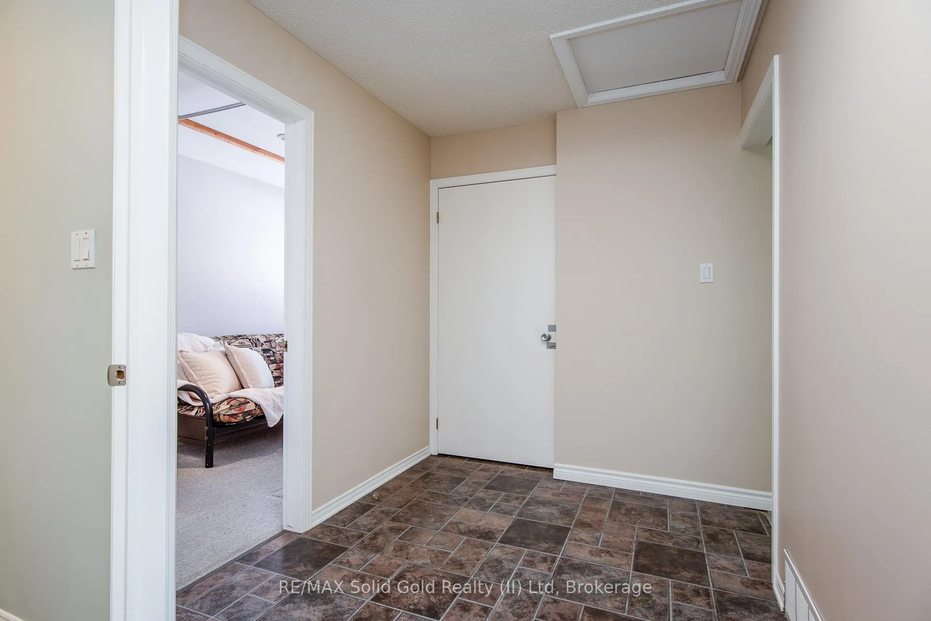 Photo 27 of 216 Northlake Drive, Waterloo — HOMEH