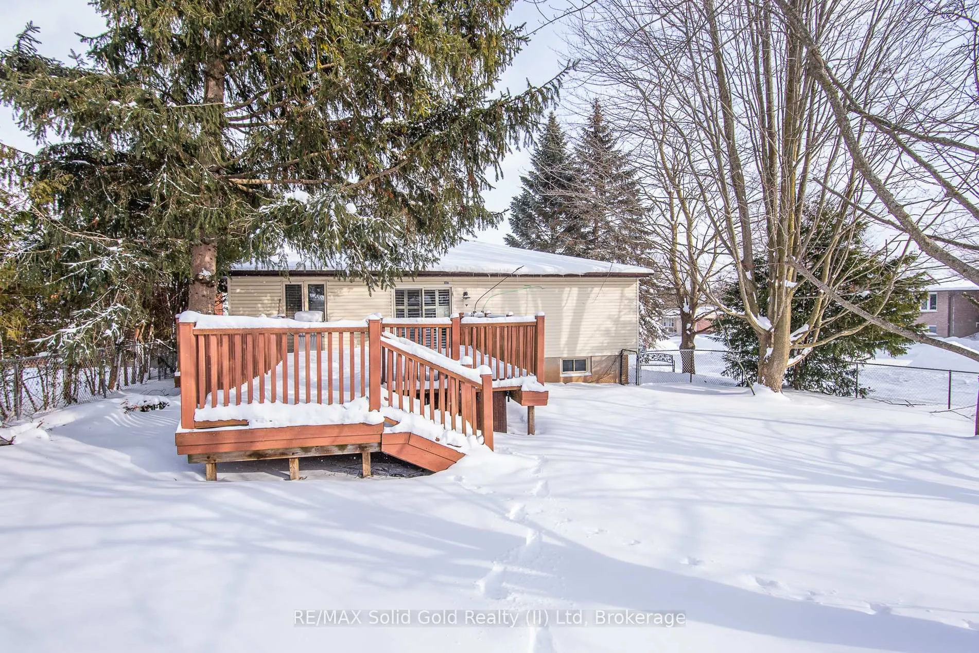 Photo 39 of 216 Northlake Drive, Waterloo — HOMEH