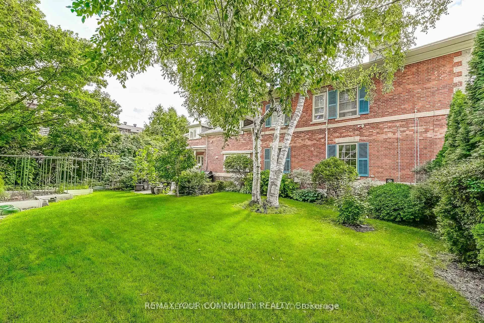 Photo 36 of 54 Cricklewood Crescent, Markham, Royal Orchard — HOMEH