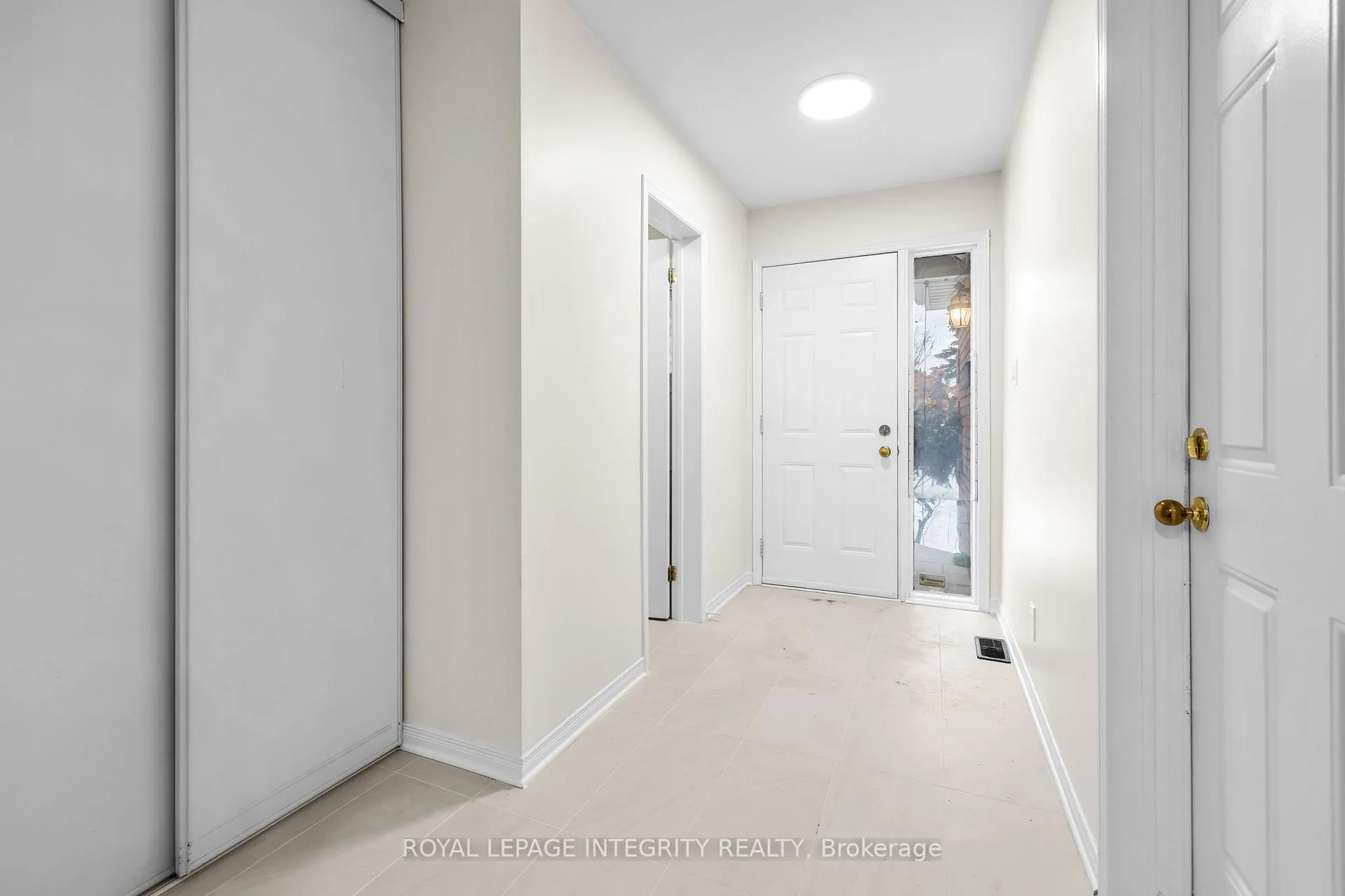 Photo 3 of 13 Robarts Crescent, Ottawa, Kanata - Katimavik — HOMEH
