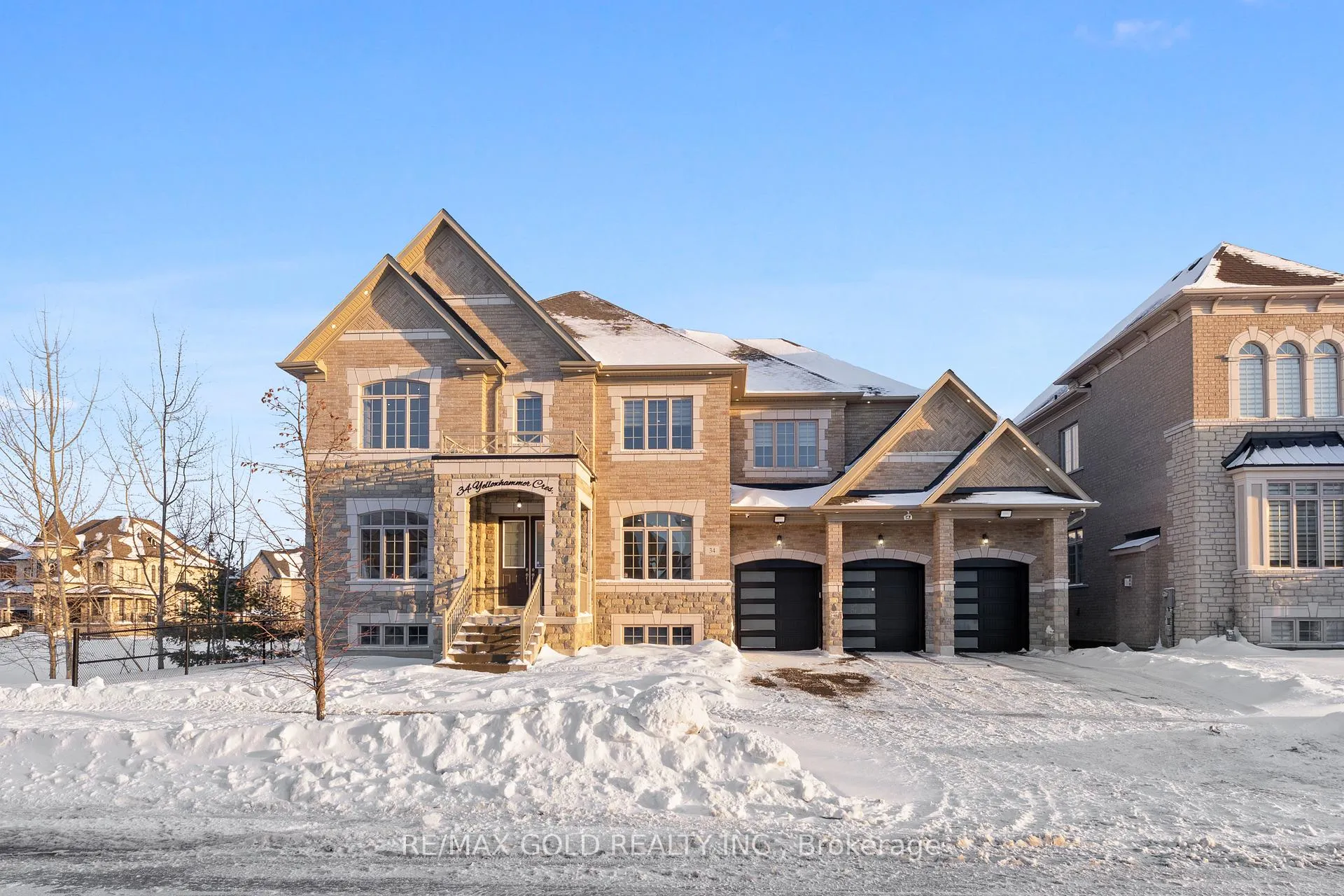 Photo 2 of 34 Yellowhammer Crescent, Brampton, Toronto Gore Rural Estate — HOMEH