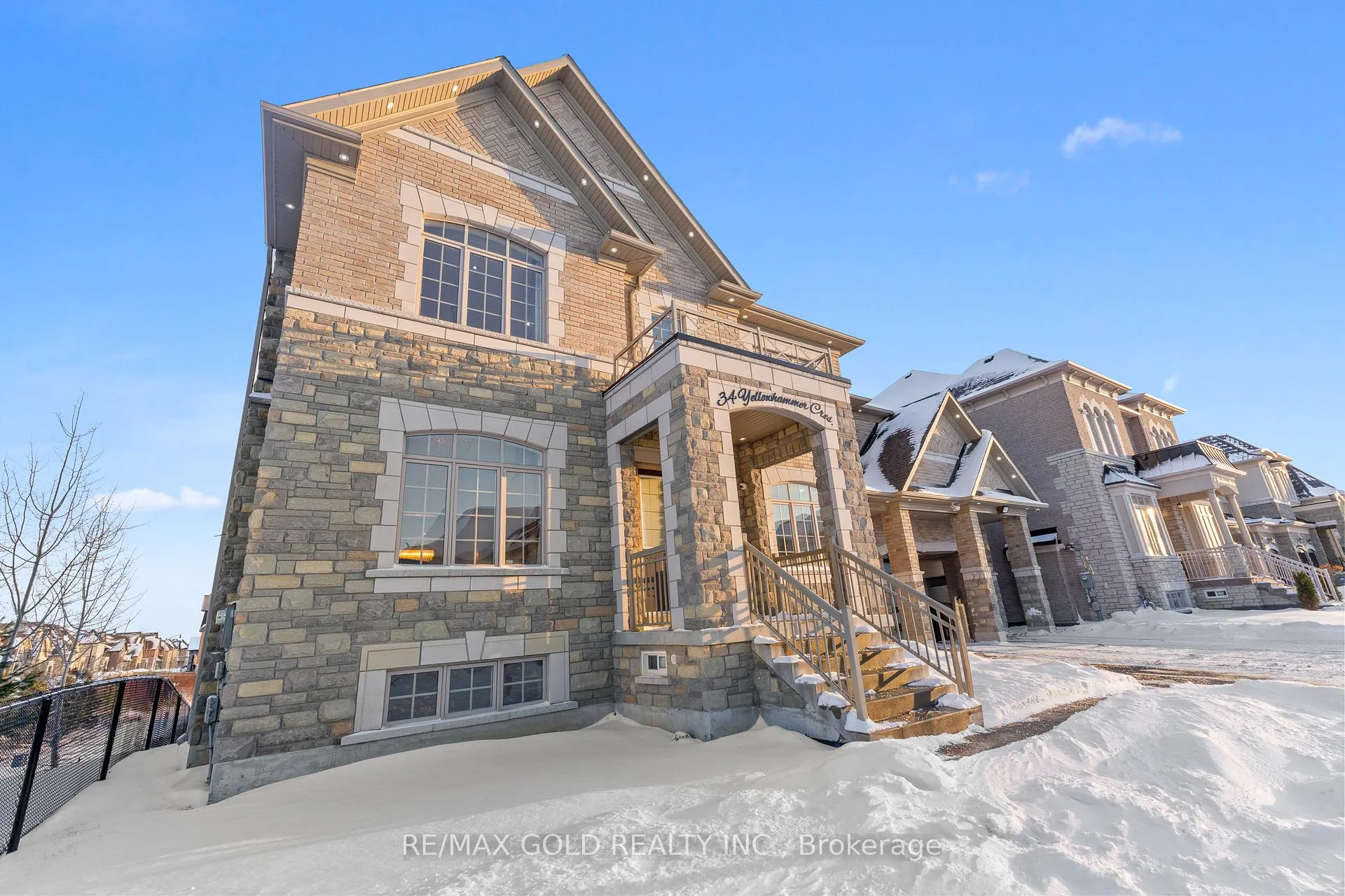 Photo 3 of 34 Yellowhammer Crescent, Brampton, Toronto Gore Rural Estate — HOMEH